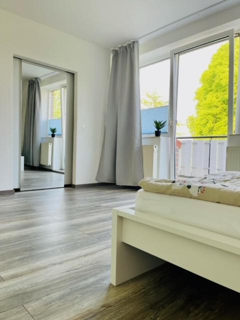 Apartment 160Qm 5 Schlafzimmer 1 Wohnzimmer Terrasse Und Balkon Wilhelmshaven Buitenkant foto