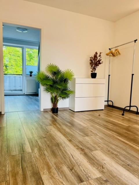 Apartment 160Qm 5 Schlafzimmer 1 Wohnzimmer Terrasse Und Balkon Wilhelmshaven Buitenkant foto